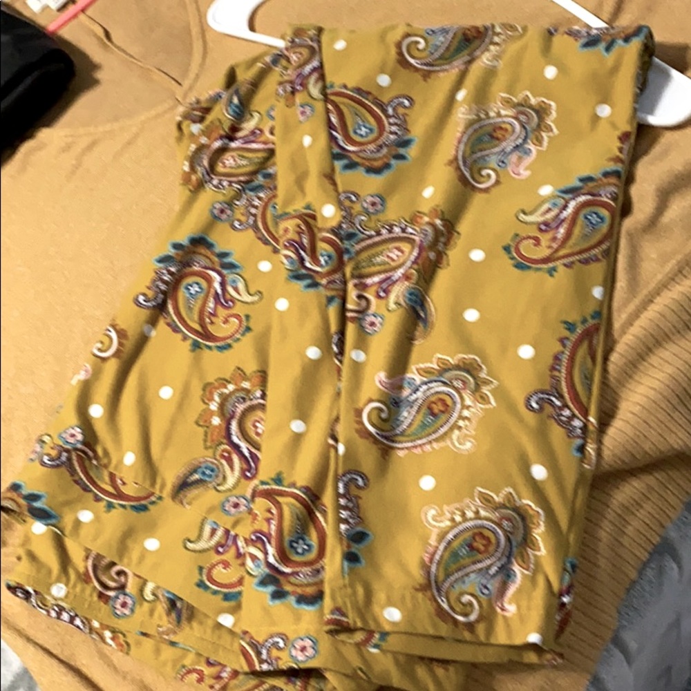 Yellow leggings